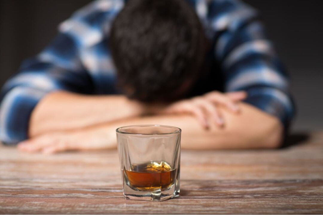 последствием резкого отказа от алкоголя может быть сонливость